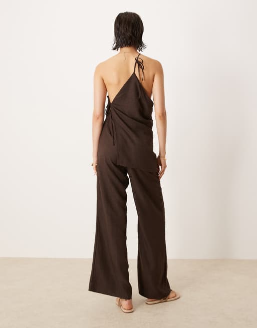 ASOS DESIGN – Brun jumpsuit i linnestil med asymmetriska knytband, 2 av 4