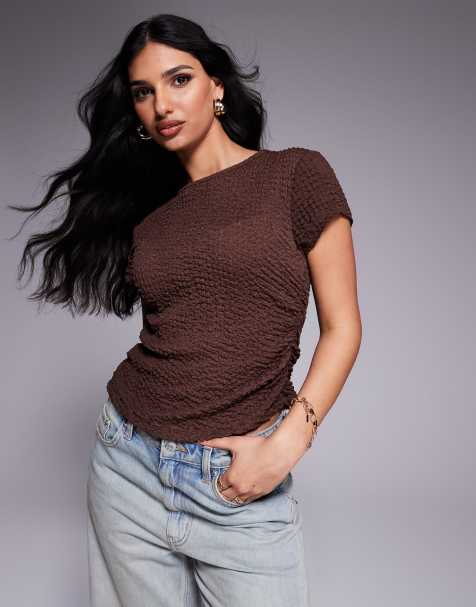 ASOS DESIGN – Brun, kort t-shirt med ryschad sida - view 1