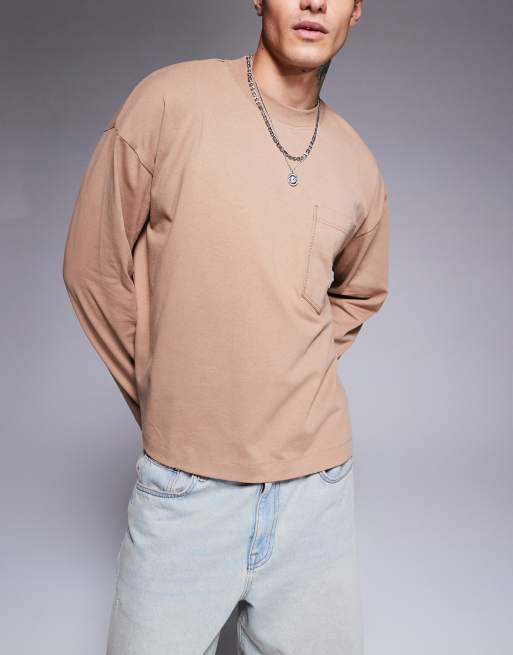 ASOS DESIGN – Brun, långärmad t-shirt i boxig oversize-passform med ficka framtill
