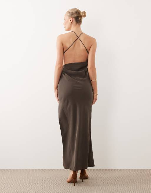 ASOS DESIGN – Brun maxiklänning med halterneck och smala band baktill, 3 av 4