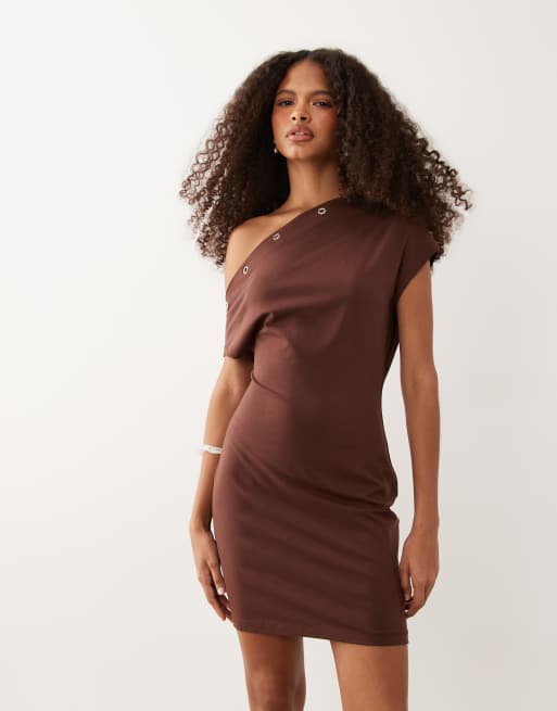 ASOS DESIGN – Brun miniklänning med bara axlar och öljetter, 3 av 4