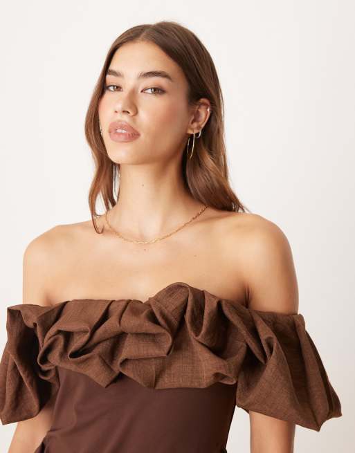 ASOS DESIGN – Brun miniklänning med bardot-ringning och ballongkjol, 2 av 4