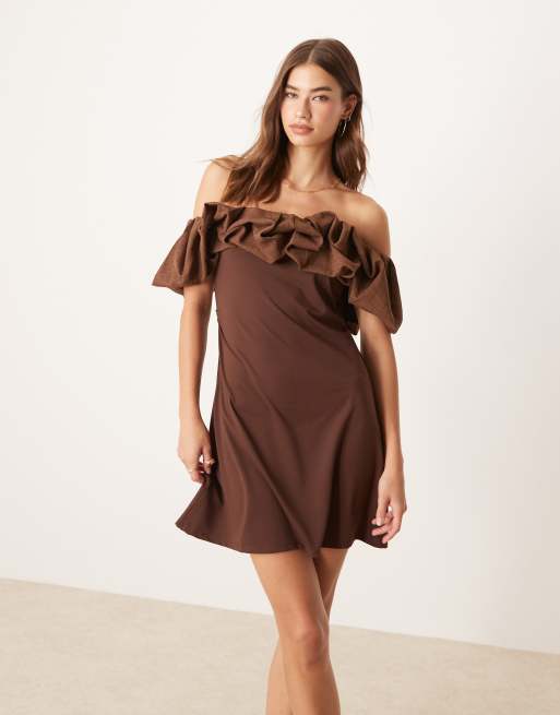 ASOS DESIGN – Brun miniklänning med bardot-ringning och ballongkjol, 3 av 4