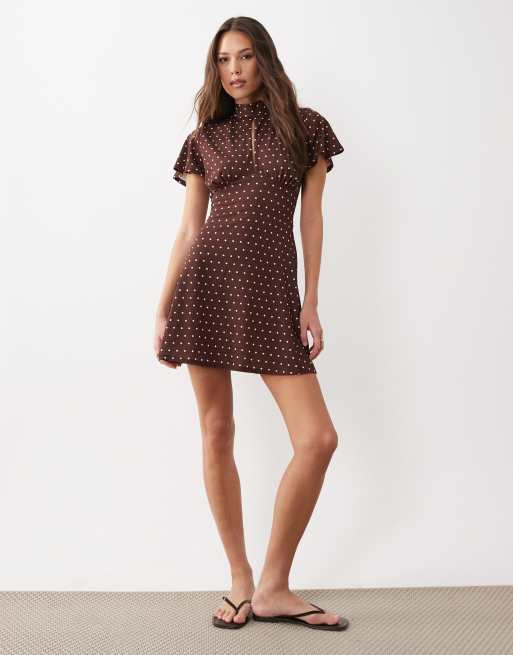 ASOS DESIGN – Brun och benvit, prickig miniklänning med holkärmar och knytning, 2 av 4