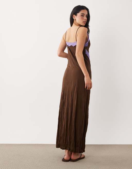 ASOS DESIGN – Brun och lila, krinklad maxiklänning med kontrasterande spetskant, 4 av 4