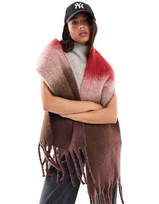 ASOS DESIGN – Brun- och rödrandig, ombrémönstrad, stickad halsduk med borstad finish, 4 av 4