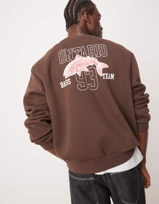 ASOS DESIGN - Brun oversized sweatshirt med print på ryggen i firkantet pasform - view 1