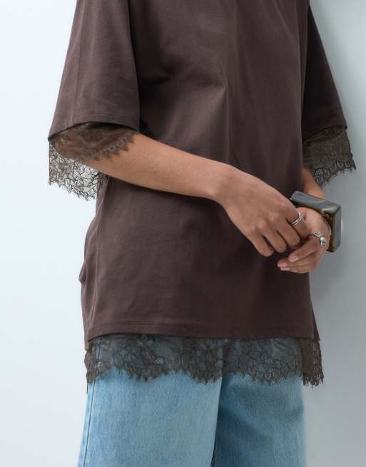 ASOS DESIGN - Brun oversized T-shirt med korte ærmer og blondedetaljer, 2 af 4
