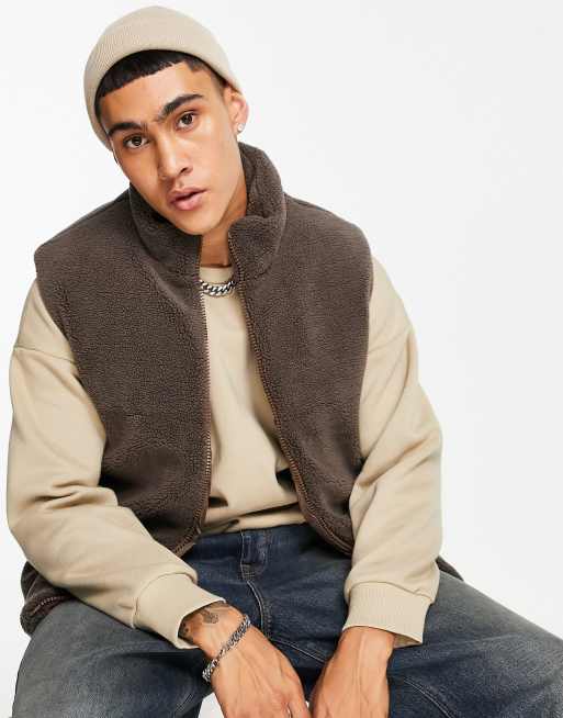 ASOS DESIGN – Brun pufferväst i teddy