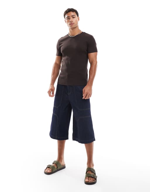 ASOS DESIGN – Brun, ribbad, enkel t-shirt i muscle fit   , 2 av 4