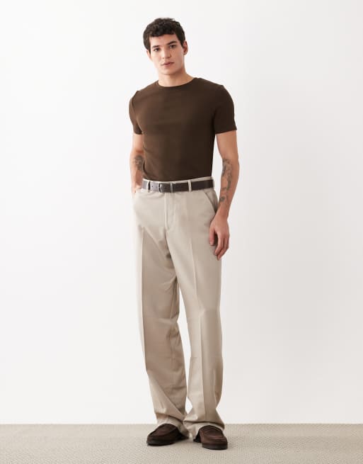 ASOS DESIGN – Brun, ribbad, enkel t-shirt i muscle fit, 3 av 5