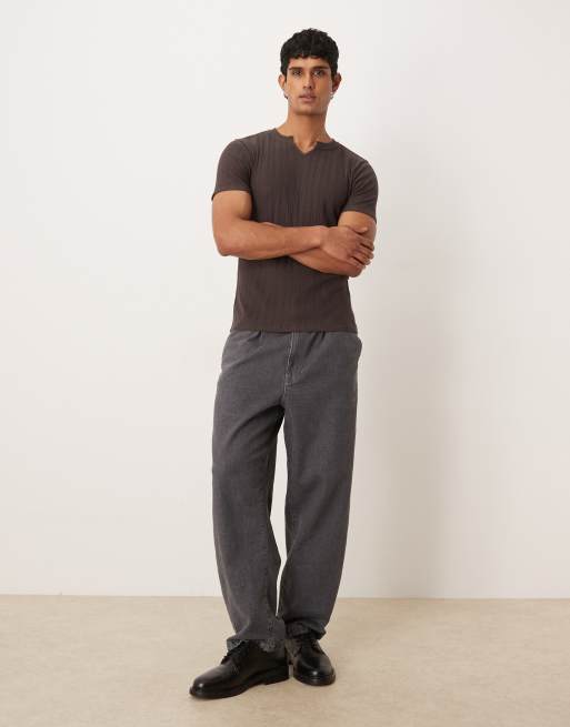 ASOS DESIGN – Brun, ribbad t-shirt i muscle fit med sprund, 2 av 5