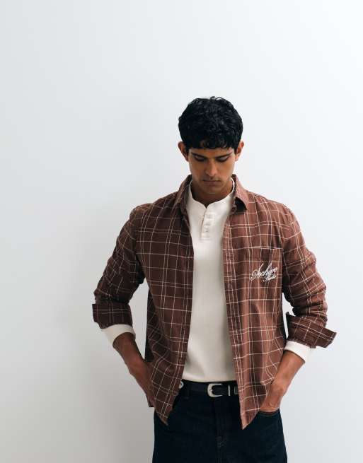 ASOS DESIGN - Brun skjorte med broderi på brystet og tern i regular fit, 4 af 5