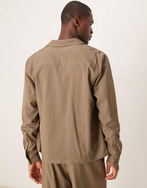 ASOS DESIGN - Brun skjorte med reverskrave og firkantet pasform - Del af sæt, 4 af 4
