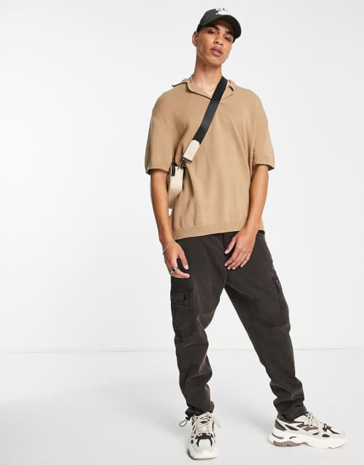 ASOS DESIGN – Brun stickad pikétröja i halvkraftigt material med sprund vid halsen, 4 av 4