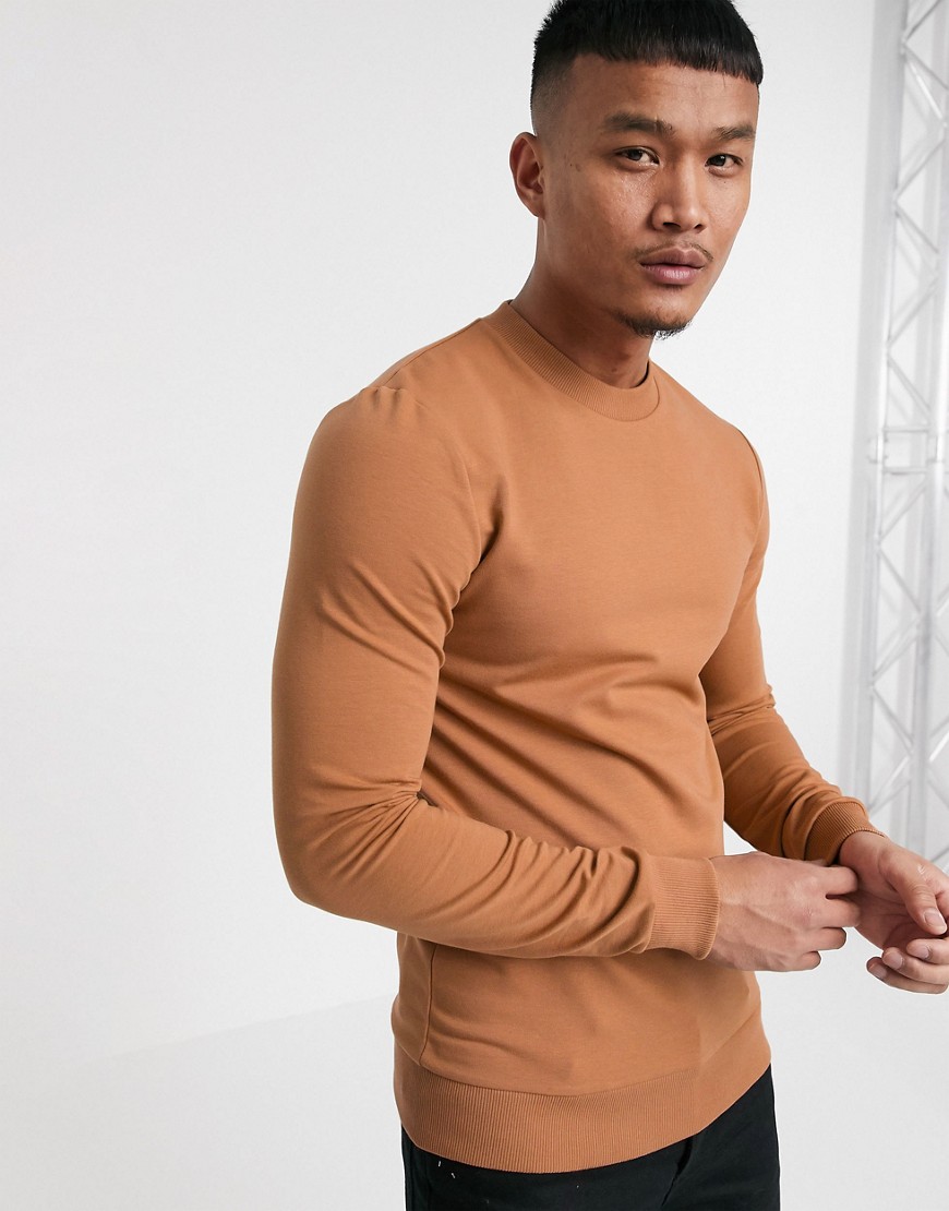 ASOS DESIGN – Brun sweatshirt i muscle fit