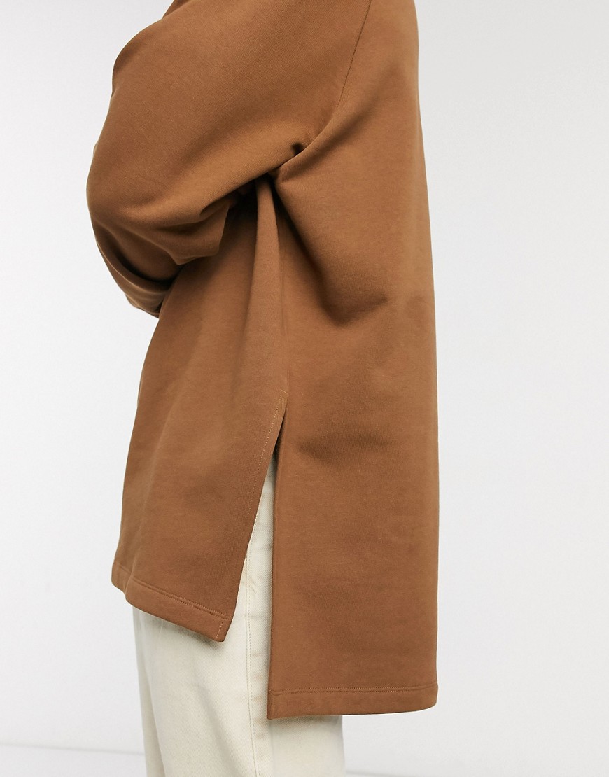 ASOS DESIGN – Brun sweatshirt i oversize och extra longline med sidosprund