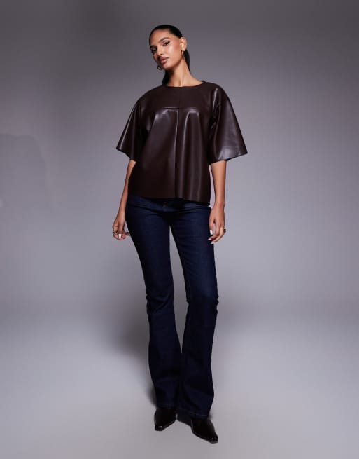 ASOS DESIGN – Brun t-shirt i oversize med dekorativ söm av PU, 2 av 4