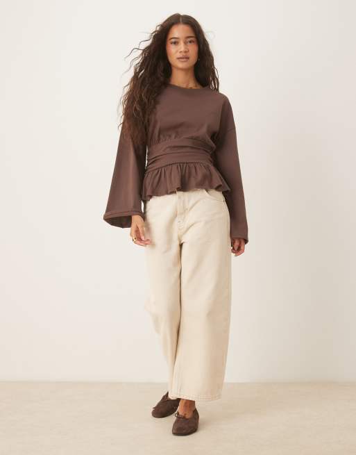 ASOS DESIGN - Brun T-shirt med lange ærmer og peplum-kant, 2 af 4