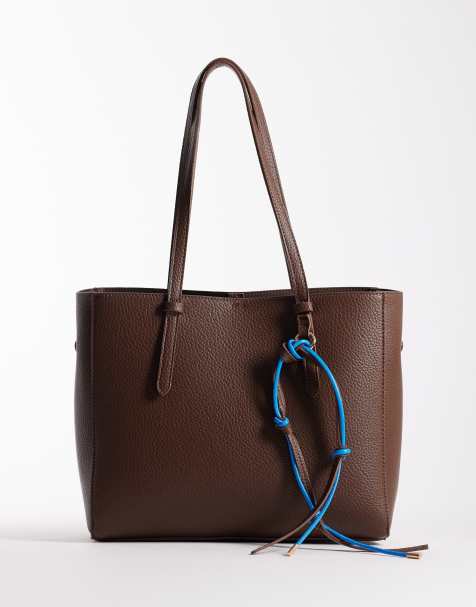 ASOS DESIGN – Brun, texturerad toteväska med flera fack och avtagbart hängsmycke - view 1
