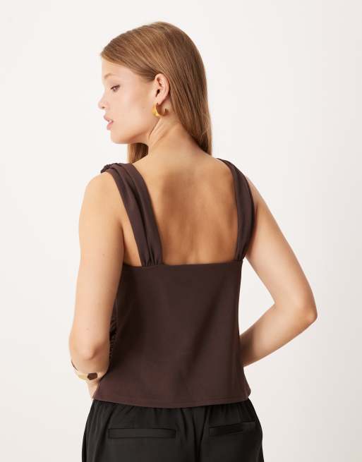 ASOS DESIGN – Brun topp med halterneck, knut och dekorativ detalj, 4 av 4