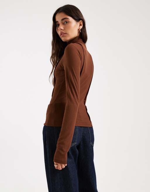 ASOS DESIGN – Brun topp med ståkrage, långa ärmar och synliga sömmar, 3 av 4