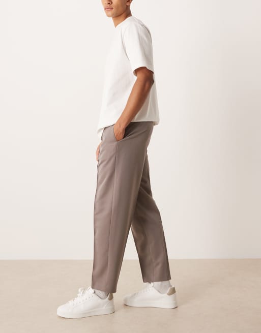 ASOS DESIGN – Bruna, avslappnade, avsmalnande finbyxor med stråveck, 3 av 5