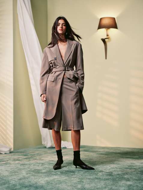 ASOS DESIGN – Bruna, figursydda shorts i lång modell, del av set - view 1