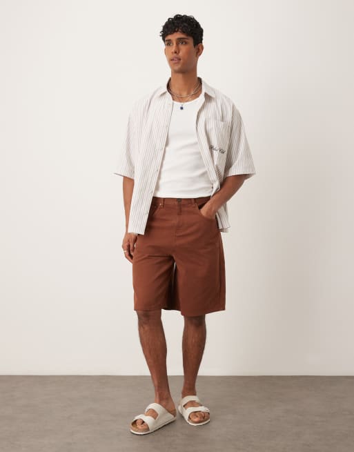 ASOS DESIGN – Bruna jeansjorts i lång modell