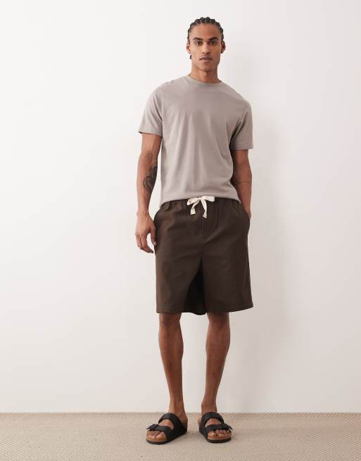 ASOS DESIGN – Bruna, mellanlånga shorts i twill med dragsko, 2 av 5