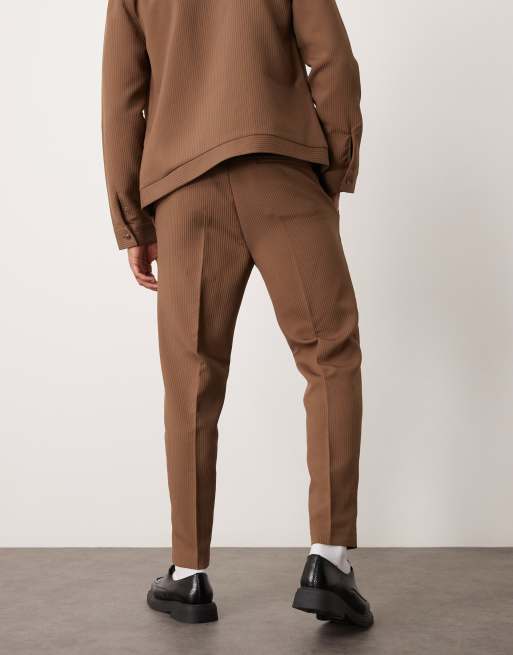 ASOS DESIGN – Bruna, ribbade, avsmalnande finbyxor med resårmidja, del av set, 4 av 5