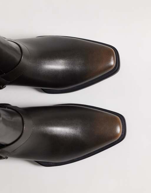 ASOS DESIGN – Bruna, slitna chelseaboots med metalldetaljer och kubansk klack, 3 av 4