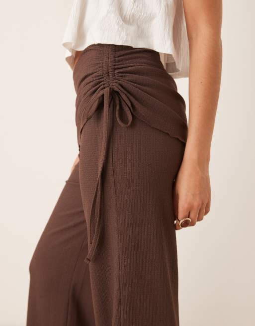 ASOS DESIGN – Bruna, strukturerade byxor med raka ben och nedvikt midja, 2 av 5