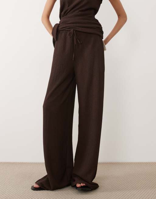 ASOS DESIGN – Bruna, texturerade byxor med vida ben, del av set, 2 av 5