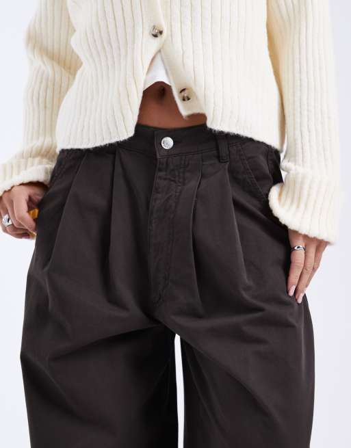 ASOS DESIGN – Bruna, veckade byxor i bomull med papperskänsla och vida ben, 5 av 5