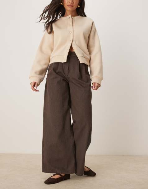 ASOS DESIGN – Bruna, veckade byxor i kraftig twill - view 1