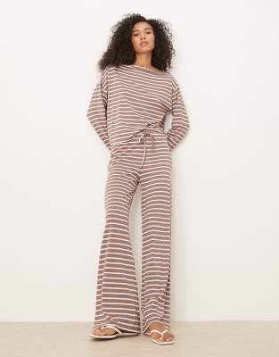 ASOS DESIGN - Brune bukser med brede ben og striber - Del af sæt - view 1