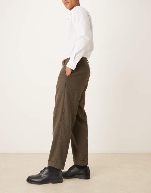ASOS DESIGN - Brune elegante tapered afslappede bukser med synlig knap og opsmøgne buksekanter i uldblanding, 3 af 5