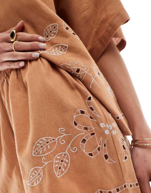 ASOS DESIGN - Brune shorts med broderie anglaise-detaljer - Del af sæt, 5 af 5