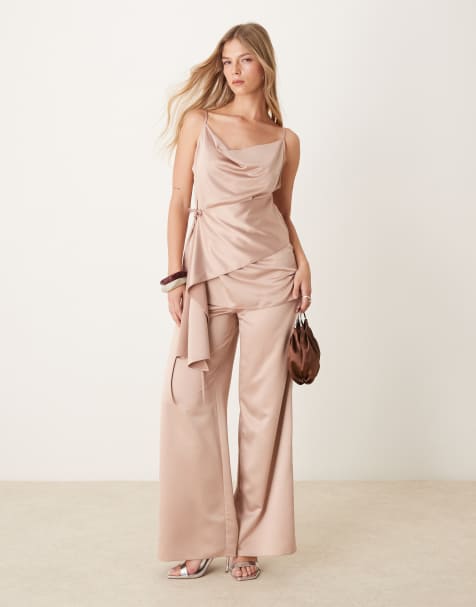 ASOS DESIGN – Brungrått set i satin med omlottopp och byxor - view 1