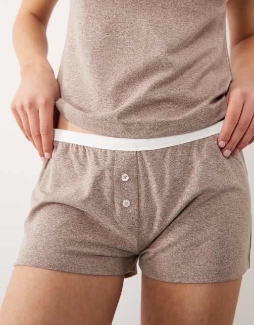ASOS DESIGN – Brunmelerad pyjamas med liten t-shirt och shorts, 2 av 4