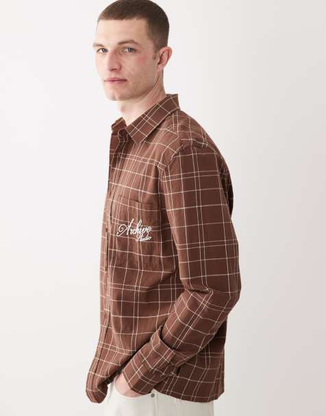 ASOS DESIGN – Brunrutig skjorta i regular fit med broderi på bröstet - view 1