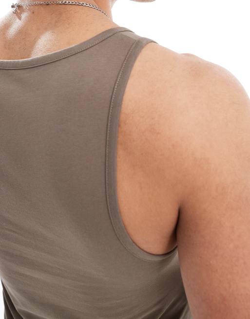 ASOS DESIGN – Brunt, enkelt linne i muscle fit , 3 av 4