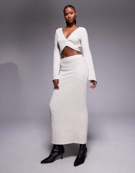 ASOS DESIGN – Brunt, ribbat set med crop top med v-ringning framtill och borstad finish och maxikjol - view 1