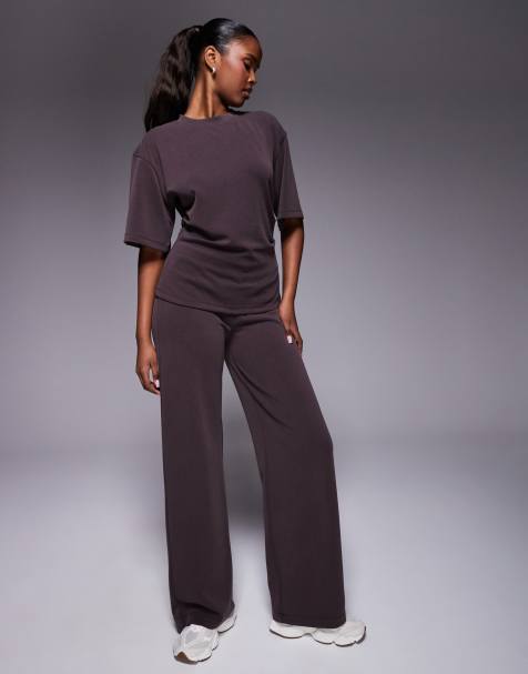ASOS DESIGN – Brunt set med t-shirt med korsettmidja och byxor - view 1