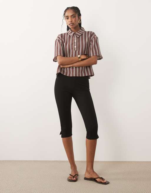 ASOS DESIGN - Brunt sæt med poloskjorte med striber i denim i firkantet pasform, 2 af 4