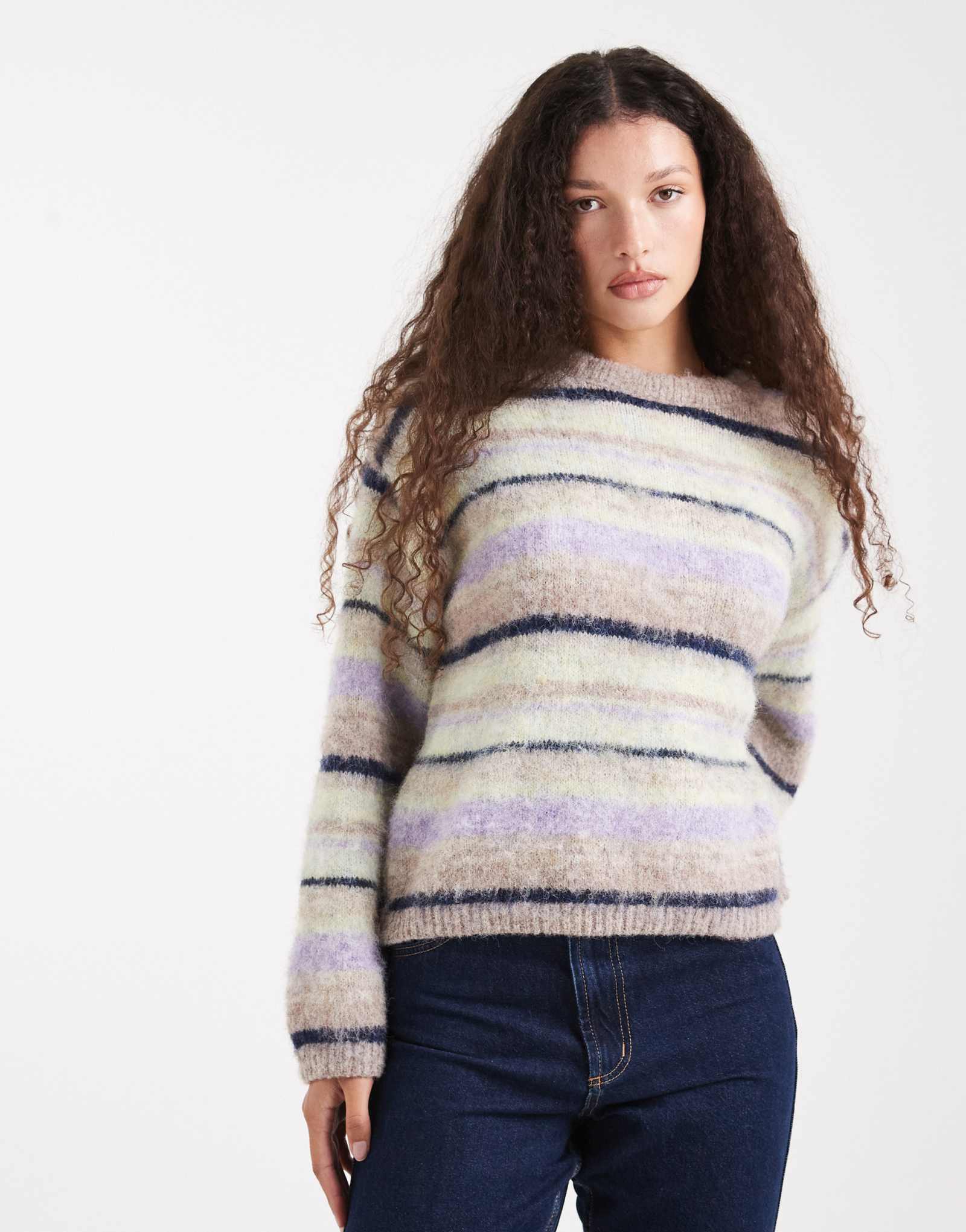 Матовый свитер в сиреневую полоску с рисунком ASOS DESIGN