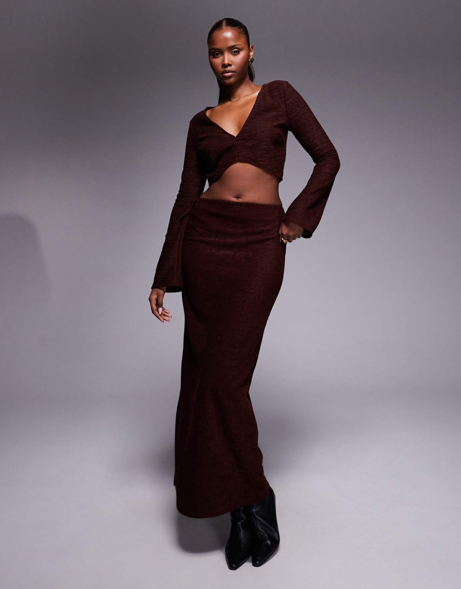 Дизайнерская юбка макси из матового трикотажа в рубчик ASOS DESIGN коричневого цвета - часть комплекта