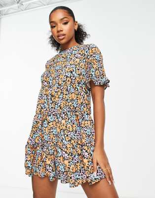 ASOS DESIGN bubble crepe short sleeve tiered smock romper in floral ...