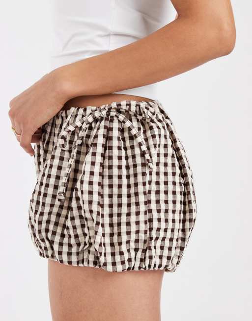 ASOS DESIGN bubble short co ord in brown gingham, 3 of 5